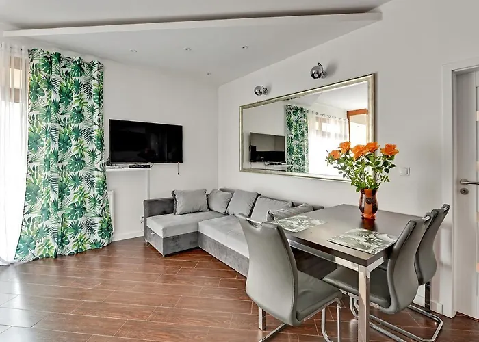 Neptun Park Apartament Z Tarasem
